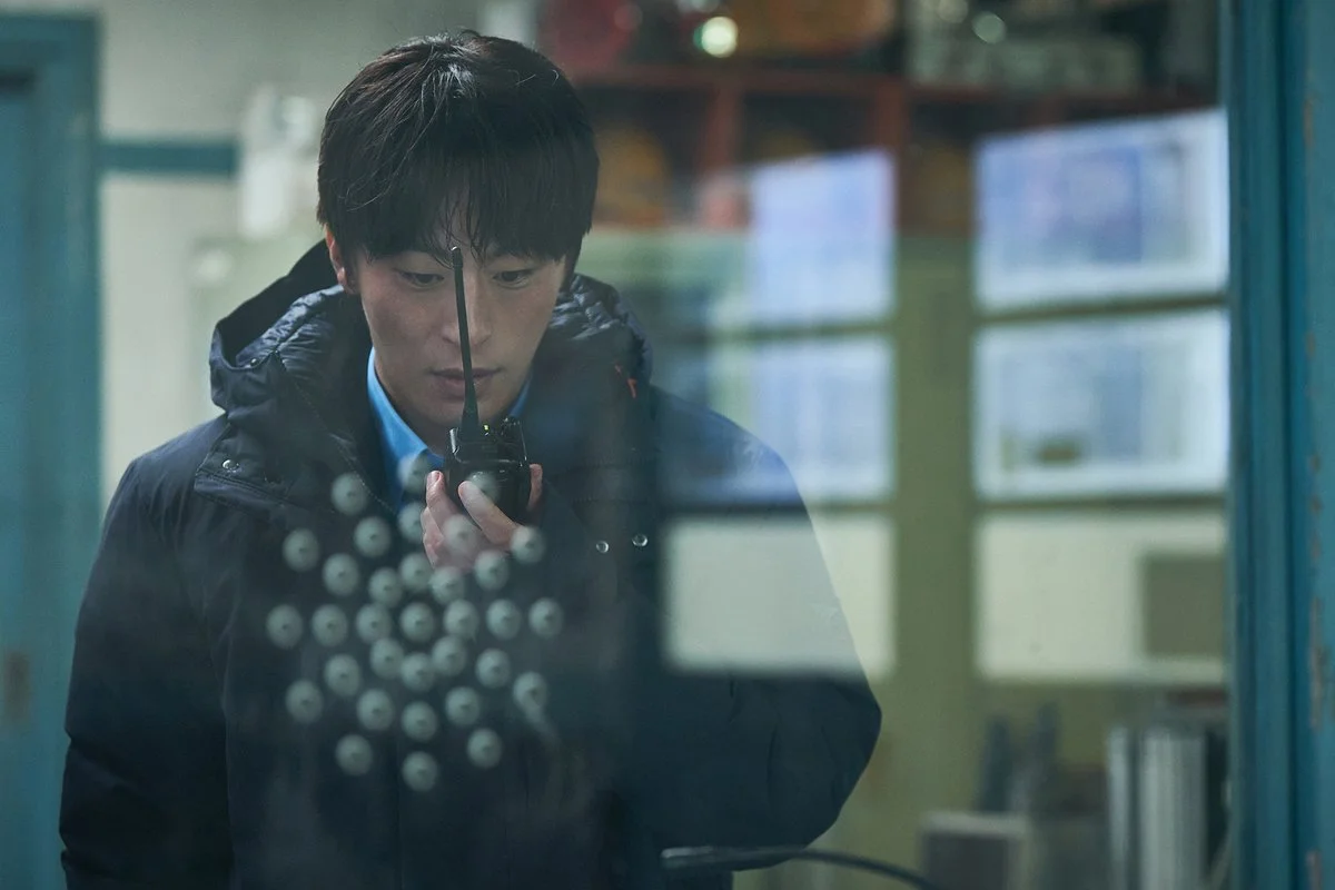 Koo Kyo Hwan in action at the train station